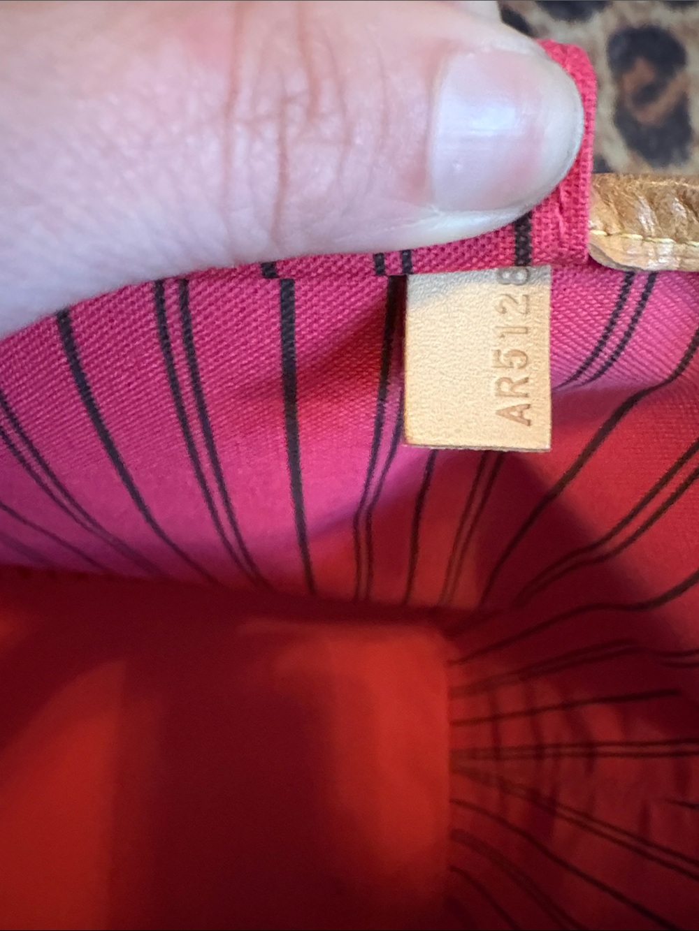 AUTH Louis Vuitton Love Lock Neverfull MM and new insert/Hot pink - Picture 6 of 14